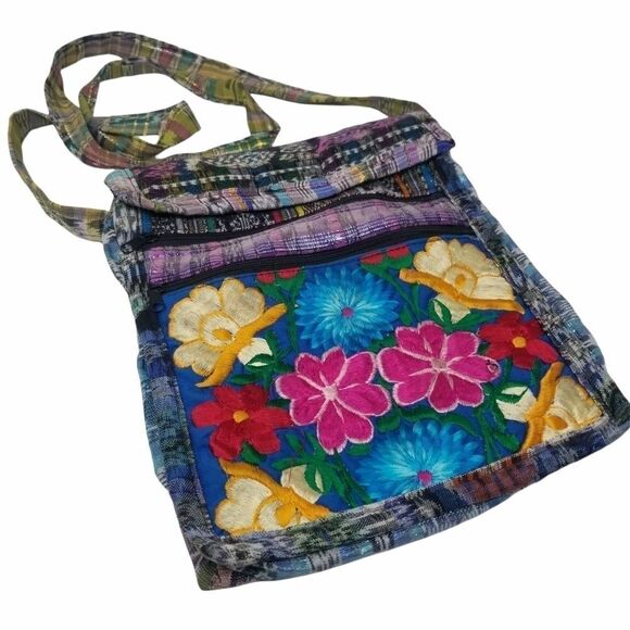 Beautiful floral embroidered crossbody bag. - Picture 1 of 14
